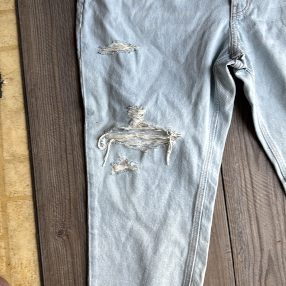 Old Navy‎ Light Blue Distressed Jeans 18 - Picture 3 of 3